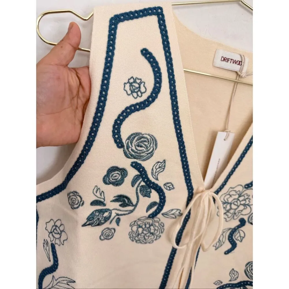 Driftwood Ravishing Roses Bohemian Vest Size Medium NWT - Picture 2 of 6